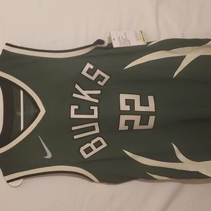 Milwaukee Bucks jersey sz L